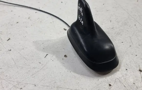 Volkswagen Jetta VI Radio antenna 3C0035507Q