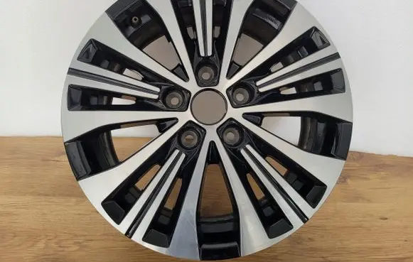 Renault Zoe R17 alloy rim 