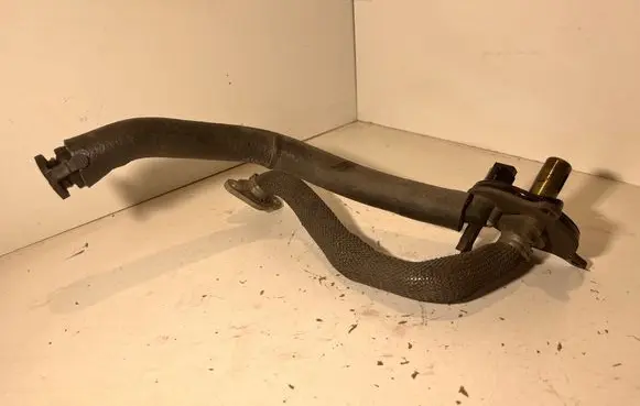 BMW 1 E82 E88 EGR valve line/pipe/hose 7563242