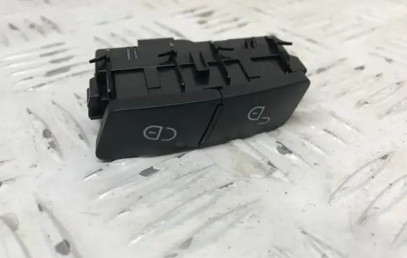 Mercedes-Benz C W204 Central locking switch button A2049058402