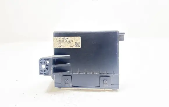Toyota Avensis T270 Other control units/modules 8865005251 B777001850