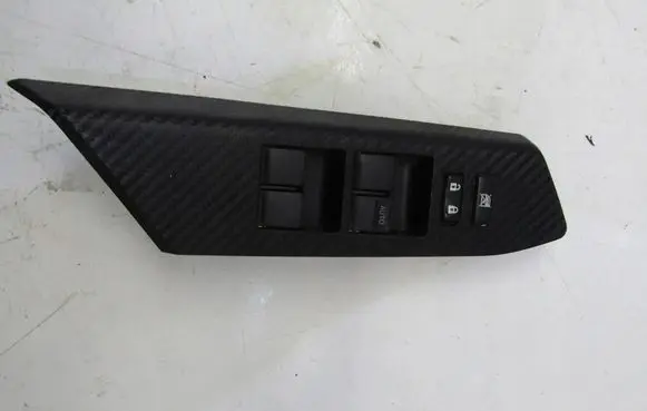 Toyota RAV 4 (XA40) Quarter vent window switch 1111