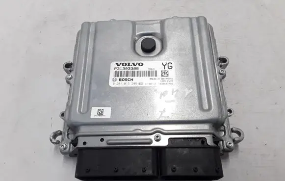 Volvo C70 Engine control unit/module P31303388