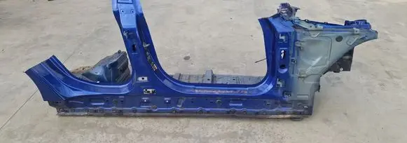 BMW i4 Sill 