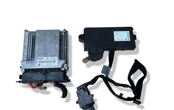 BMW 5 E60 E61 Engine ECU kit and lock set 0281013501 7803373