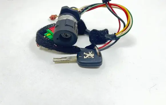 Peugeot 307 Ignition lock 36353100 9648445180