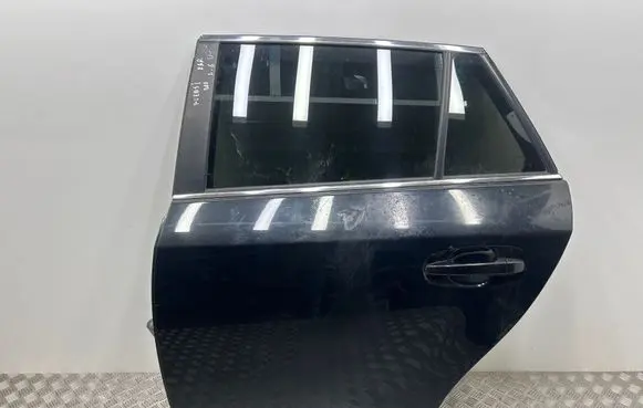 Toyota Avensis T270 Rear door 