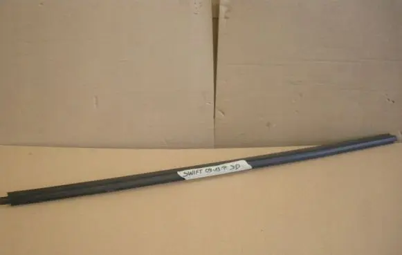 Suzuki Swift II Front door glass trim molding 