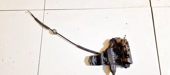 Volkswagen PASSAT B5 Front door lock