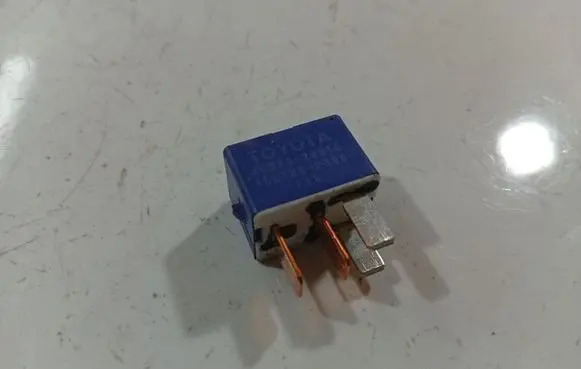 Toyota Avensis T250 Other relay 2830028010