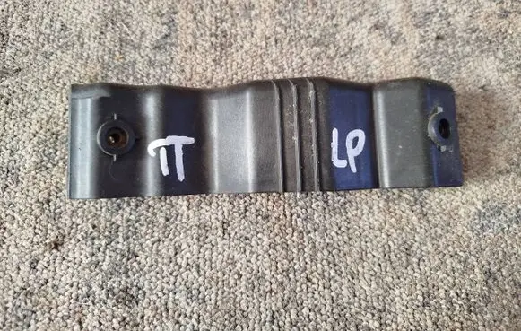Audi TT Mk1 Front bumper mounting bracket 8N0807183A