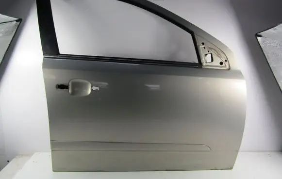 Opel Astra H Front door LAKIERZ167