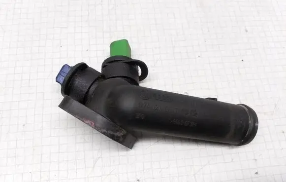 Volkswagen Transporter - Caravelle T4 Engine coolant pipe/hose 074121133D