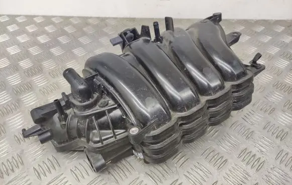 Toyota Yaris Intake manifold