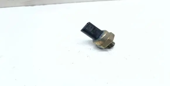 BMW 3 F30 F35 F31 Oil pressure sensor 8647488