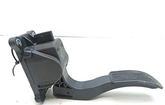 Mercedes-Benz Sprinter W906 Accelerator throttle pedal A9063000304