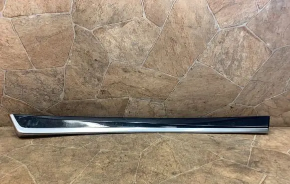 Front door card panel trim