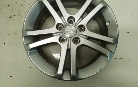 R16 alloy rim