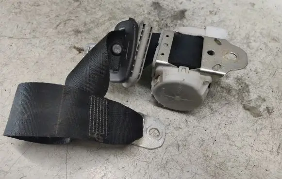 Toyota Corolla Verso AR10 Third row seat belt 