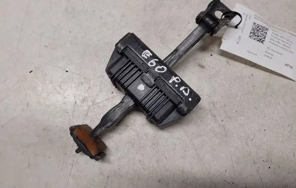 BMW 5 E60 E61 Front door check strap stopper
