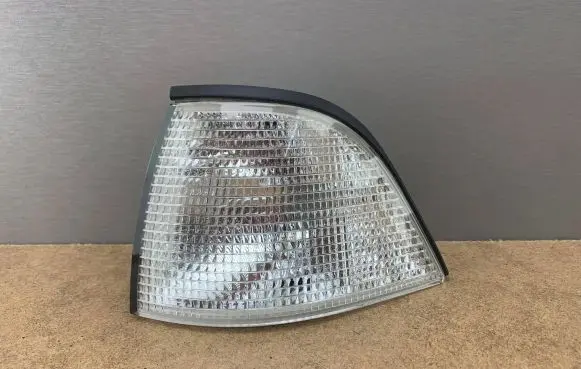 BMW 3 E36 Front indicator light 9403093 82199403093