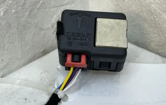 Tesla Model 3 Other devices 168190400A