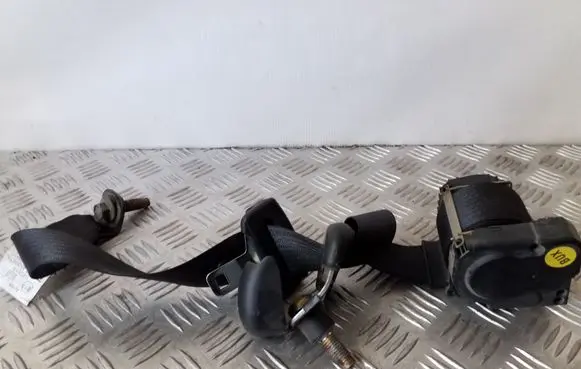 Jeep Cherokee III KJ Rear seatbelt