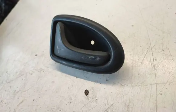 Opel Vivaro Front door interior handle 7700423887 96012221