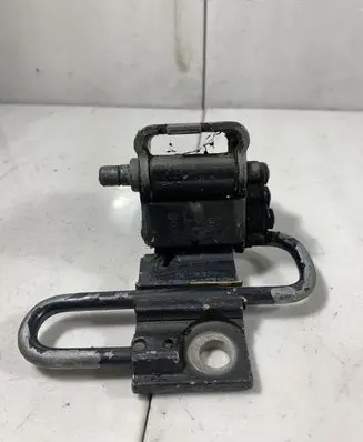 Audi A4 S4 B7 8E 8H Front door lower hinge 8E0831411B