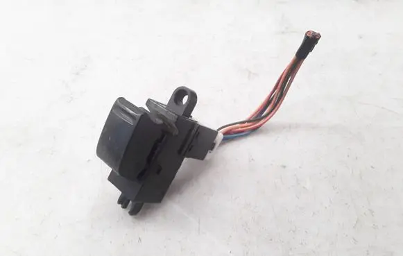 Nissan Primera Electric window control switch 25411AV600 C8D705N