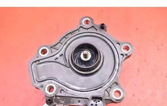 Toyota C-HR I Water pump 
