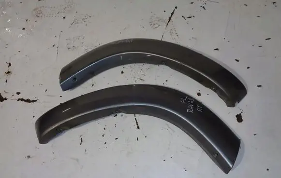 Toyota RAV 4 (XA20) Front arch trim 