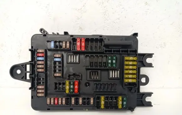 BMW 3 F30 F35 F31 Fuse module 9261111