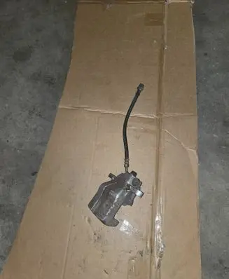 Toyota RAV 4 (XA40) Rear brake caliper