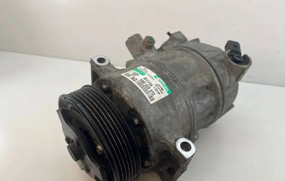 Volkswagen Golf VI Air conditioning (A/C) compressor (pump) 5N0820803