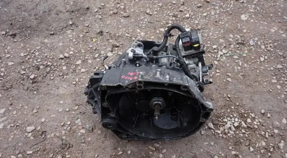 Manual 5 speed gearbox