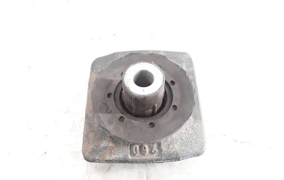 Mercedes-Benz C W204 Rear differential/diff mount bracket A2043500372 3418239