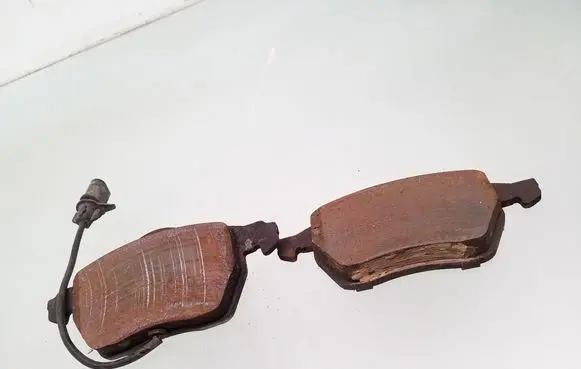 Audi A4 S4 B7 8E 8H Brake pads (front) 