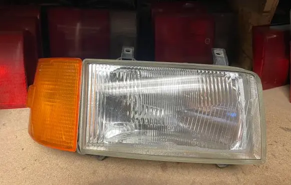 Volkswagen Transporter - Caravelle T4 Headlight/headlamp 30213637000 701953050