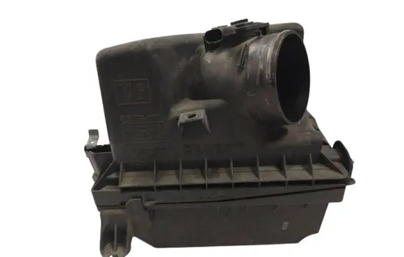 Toyota Highlander XU50 Air filter box 177000P240