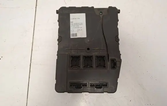 Renault Megane II Fuse module 8200351182 8200440665
