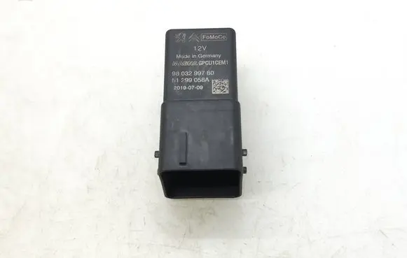 Peugeot Partner III Glow plug pre-heat relay 9803299780 51299058A