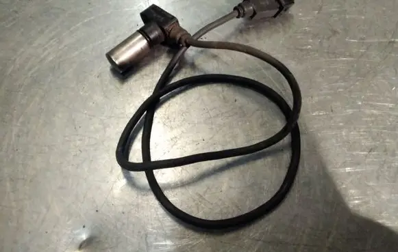 Audi A6 S6 C4 4A Crankshaft position sensor 078905381 RS120A