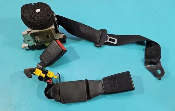Mercedes-Benz C W204 Rear seatbelt A2048600469 IMPRK1584764