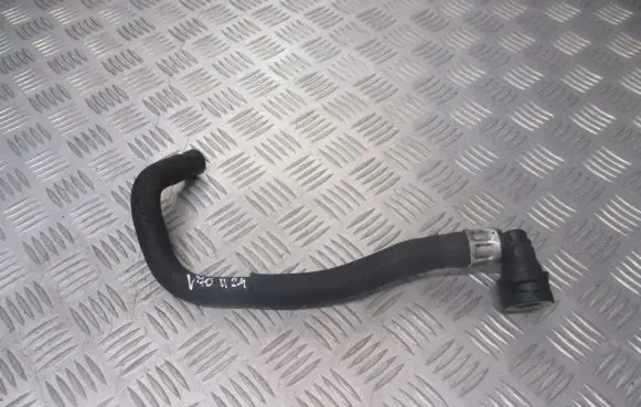 Volvo V70 Engine coolant pipe/hose