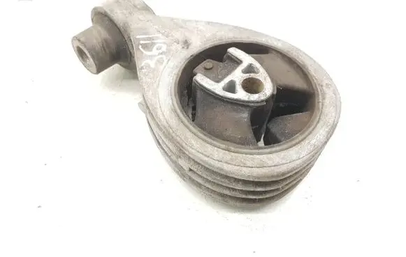 Nissan Qashqai Engine mount bracket