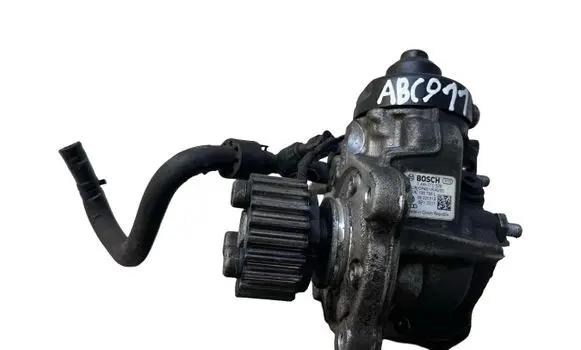 Volkswagen PASSAT B7 Fuel injection high pressure pump 03L130755L 0445010526