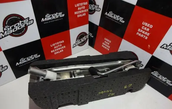 Audi A2 Lift Jack 8Z0012109M