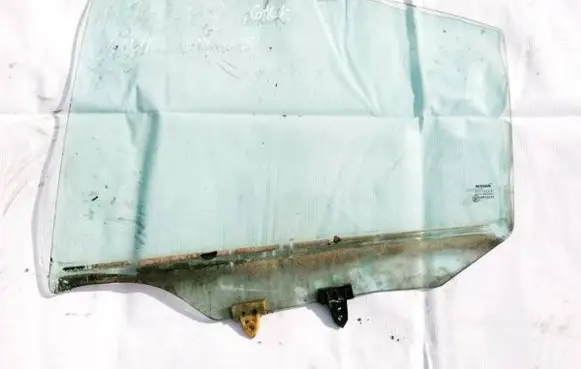 Nissan Primera Rear door window glass