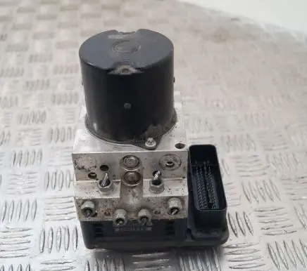 BMW 5 E60 E61 ABS Pump